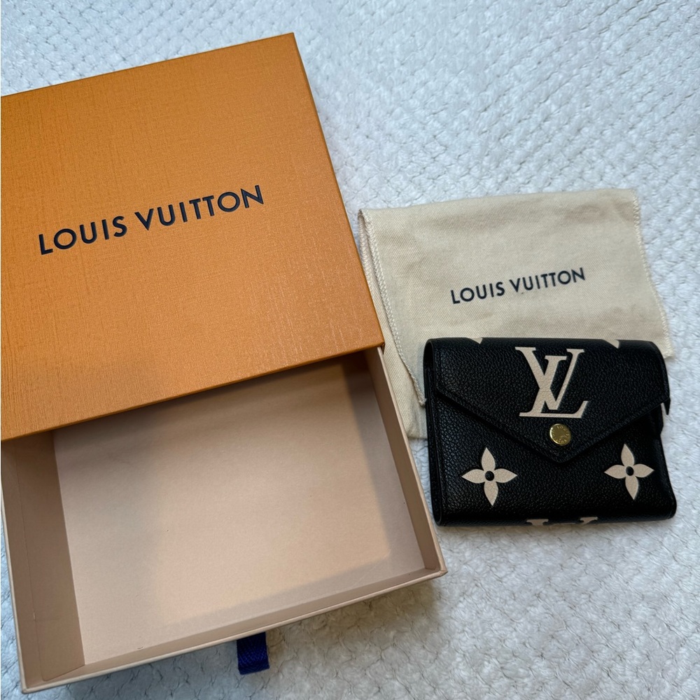 LV Victorine Bi-Color black and cream wallet